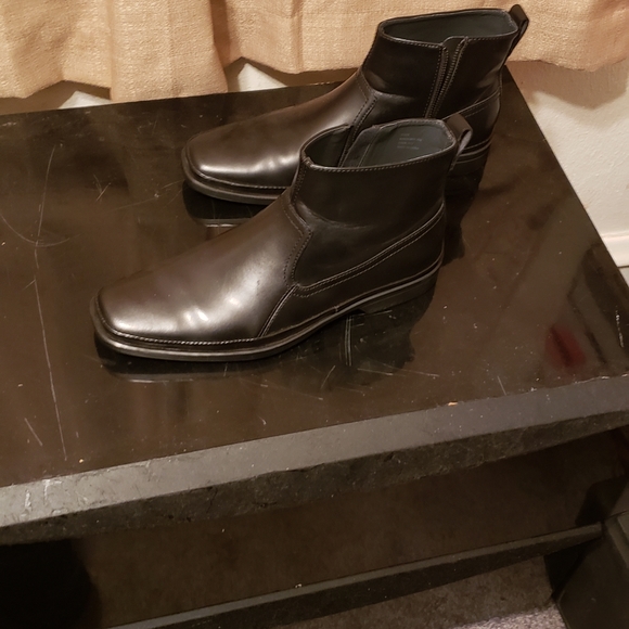 Calvin Klein - Picture 4 of 6